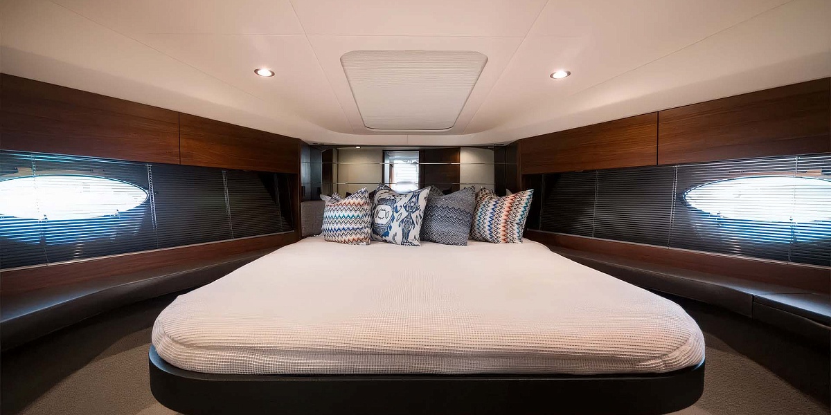 Аренда яхты Princess V39 на Пхукете | Extremalov Group